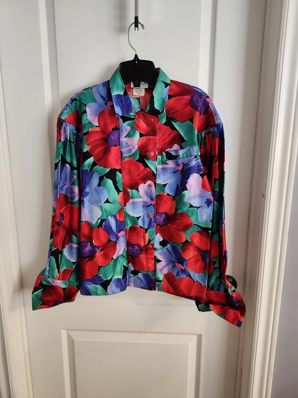 VIntage Vibrant Floral Button-Up Shirt with Red, Purple & Green Blooms